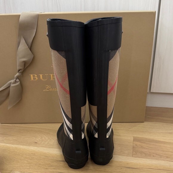 Burberry Black and Tan Checkered Boots - Picture 11 of 17